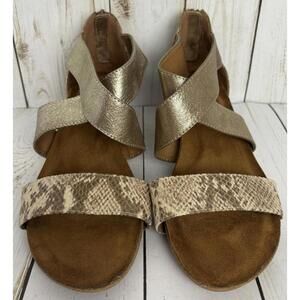 Sofft Metallic Snake Strappy Wedge Sandals Sz 8M‎ Gold